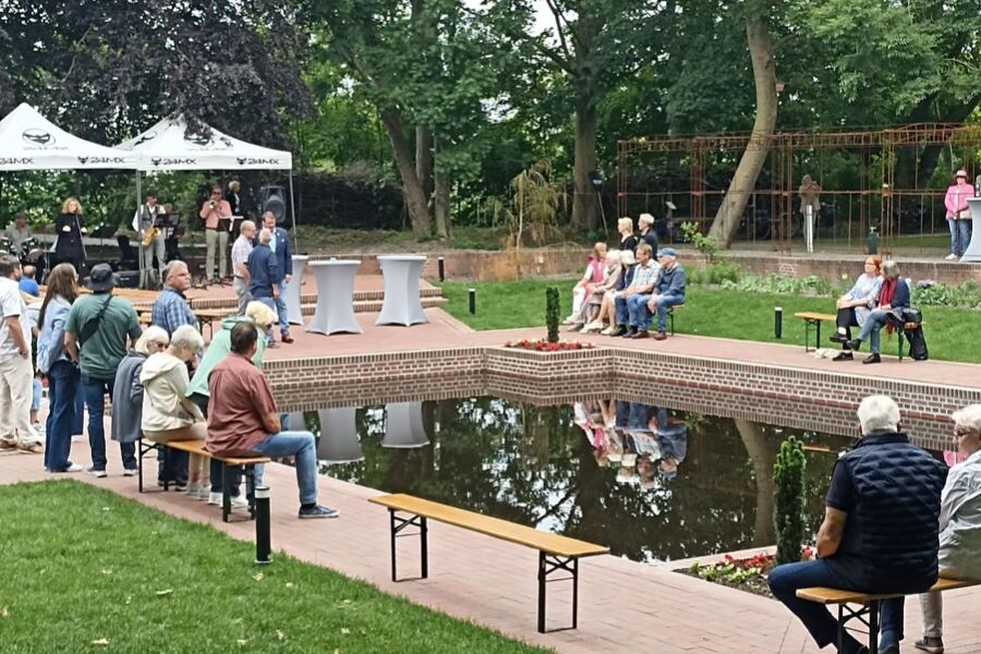 Wiederherstellung der historischen & denkmalgeschützten Teichanlage „Villa Cassens Park“